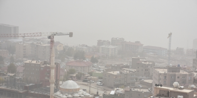 Toz bulutu Cizre'de hayatı olumsuz etkiledi