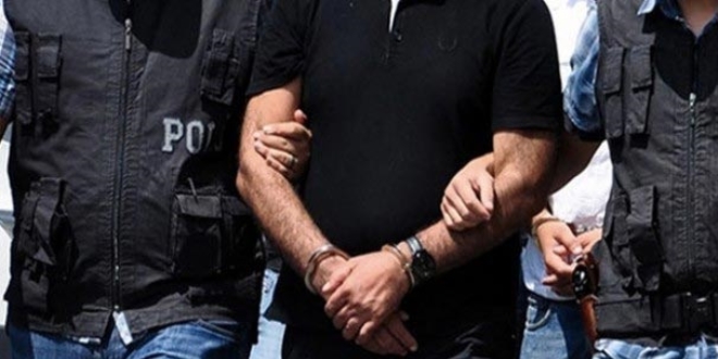 Papaz Brunson, duruşma öncesi evinden alındı