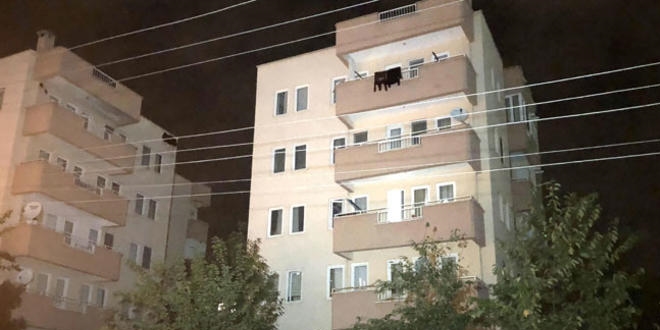Bursa'da 5 katl apartman, yklma tehlikesine kar tahliye edildi