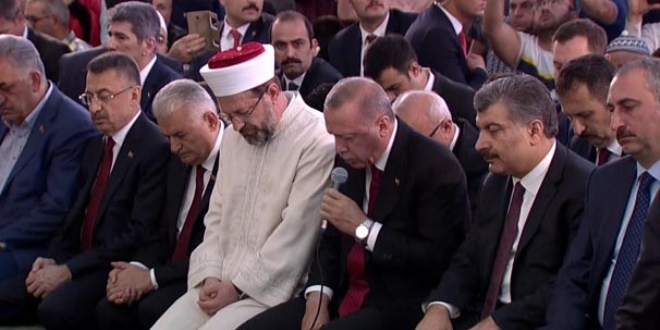 Erdoğan, Org. Hulusi Akar Camii'nde Kur'an okudu