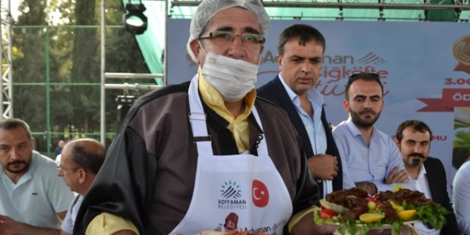 En iyi çiğ köfteyi yapmak için yarıştılar