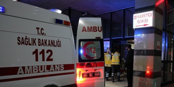 Edirne'de minibs devrildi: 12'si asker, 13 kii yaralad