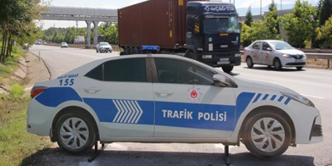 Maket polis araçları kazaları azalttı
