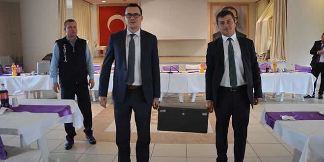 Çeltik arazisi ihalesinde paralar kasalarla taşındı