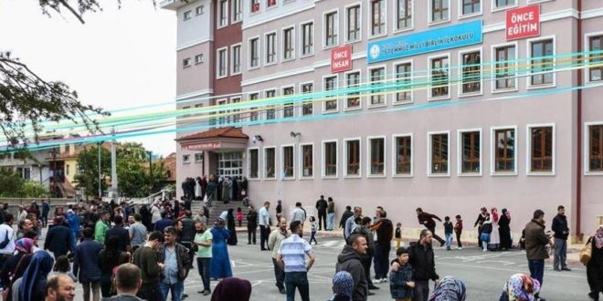 Veli tehdit etti okulda 2 gündür ders yapılamıyor!