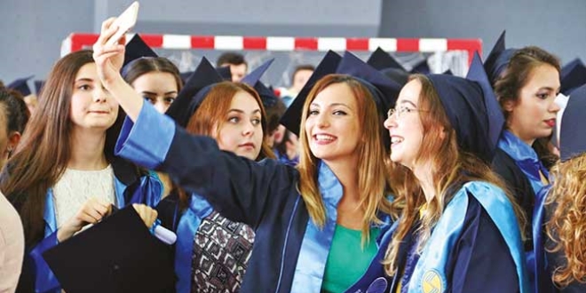 Üniversiteli kızlara pozitif ayrımcılık