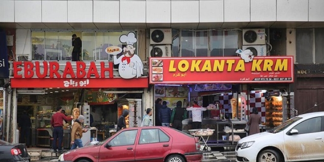 'Türkiye, tüm zorluklara rağmen mültecilerin yükünü taşıyor'