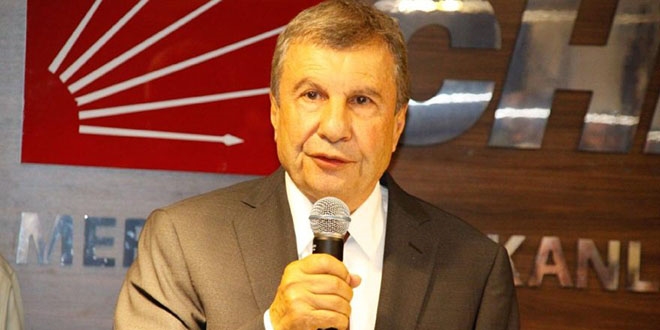 Eski bakan CHP'den ba�kan aday aday� oldu