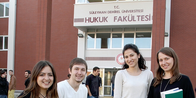 SD� Hukuk Fak�ltesi, uzmanl�k s�nav�nda 149 fak�lte i�inde 4. oldu