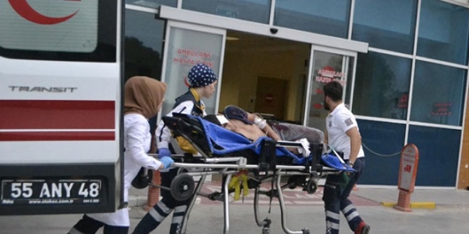 Sokak ortasında bıçaklı kavga: 1 yaralı