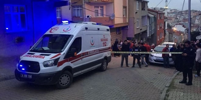 Arnavutk�y'de vah�et: Kar�s� ve iki �ocu�unu �ld�rd�