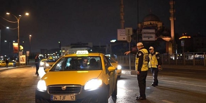 Ehliyeti olmayan taksici yakayı ele verdi