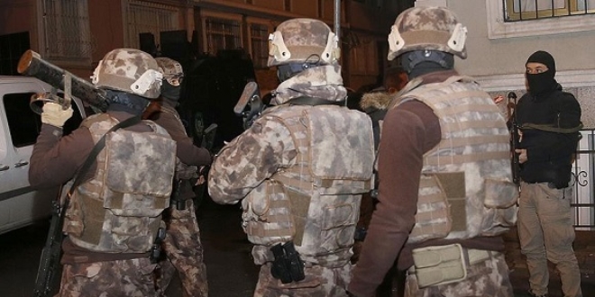 İstanbul merkezli 3 ilde terör operasyonu: 8 gözaltı