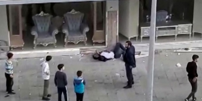 Kaldırımda yürürken dehşeti yaşadı