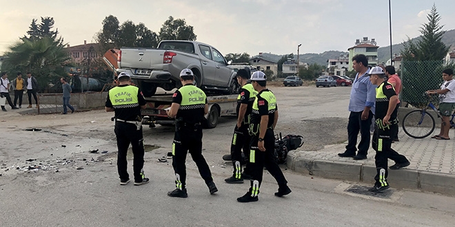 Motosikletle kaza yapan 2 lise öğrencisi yaralandı