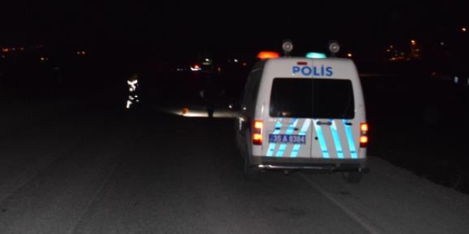 İzmir'de kamyonet ile motosiklet çarpıştı: 1 ölü, 1 yaralı