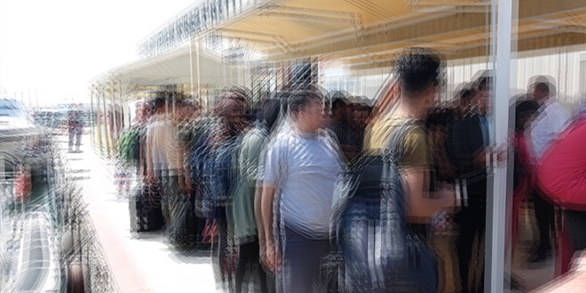 İzmir'de 32 kaçak göçmen yakalandı