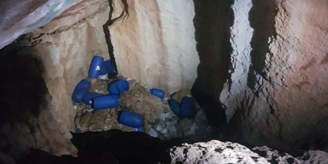Siirt'te PKK'lı teröristlerin kullandığı 22 barınak imha edildi