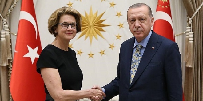 Büyükelçilerden Cumhurbaşkanı Erdoğan'a güven mektubu