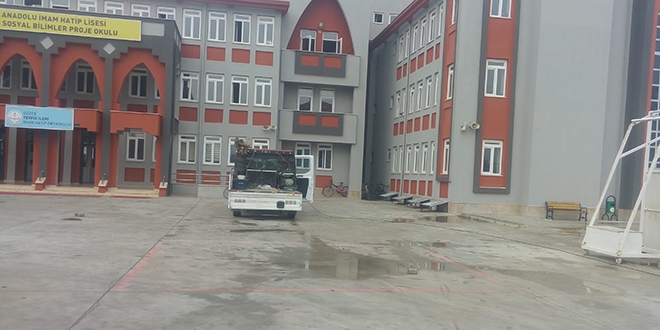 Okullara ��p konteyn�r� ve bank montaj�