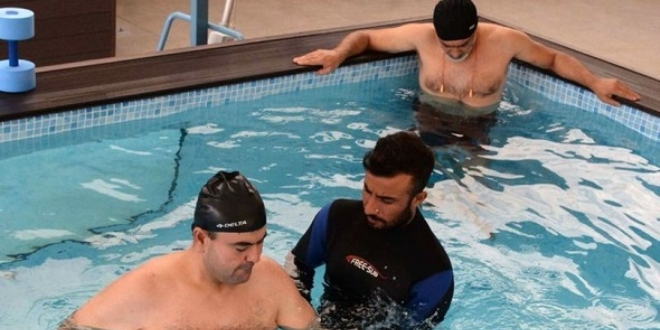Çocuk felci geçirdi, bacağını 45 yaşında hissetmeye başladı