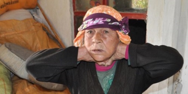 81 ya��ndaki kad�n evine giren h�rs�z� t�fekle yaralad�