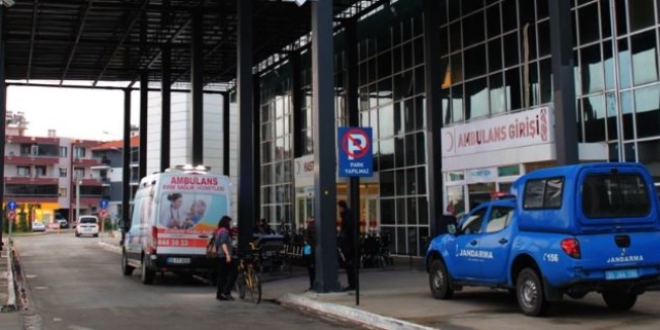 İzmir'de iki otomobil çarpıştı: 7 yaralı