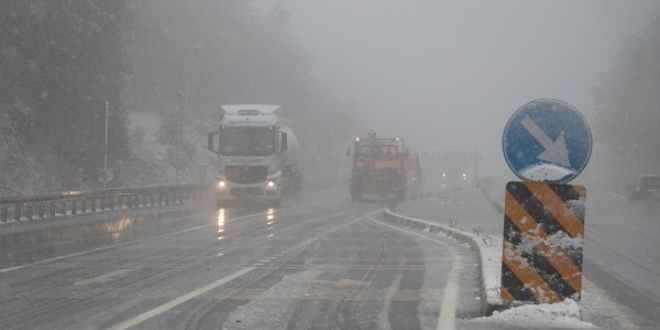 Bolu Dağı'nda kar yağışı başladı