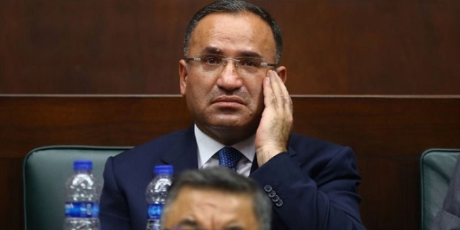 Bekir Bozdağ, gözyaşlarını tutamadığı o anı anlattı