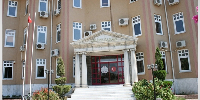 Savcının sözlü talimatını kabul etmeyen katibe gözaltı