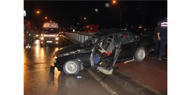 Sakarya'da ref�je �arpan otomobil devrildi: 1 �l�