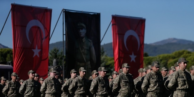 İzmir'de ve Manisa'da bedelli askerlik yapanlar terhis oldu