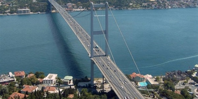 K�pr� ve otoyollardan 1 milyar 340 milyon 825 bin lira geldi