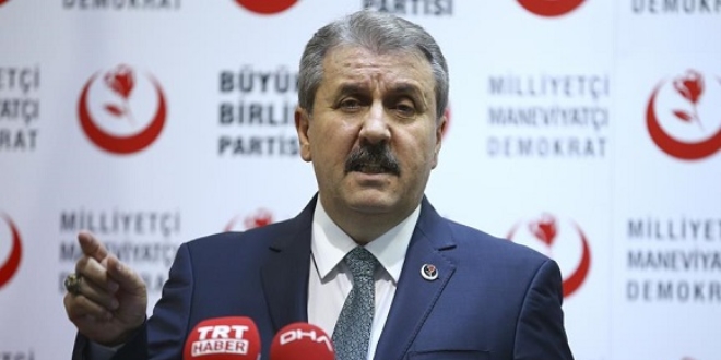 Destici: Bize yumruk atacak adam mermiyi yer