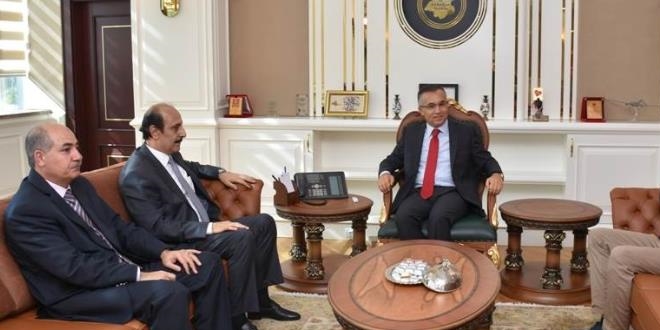 Vali �eber, �rd�n Ha�imi Krall��� B�y�kel�isi Rifaie'yi kabul etti