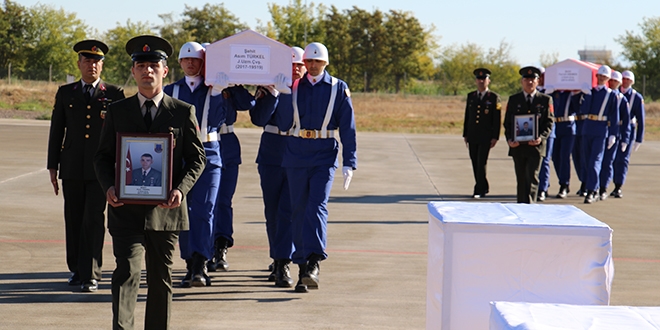 Tunceli �ehitleri t�renle memleketlerine u�urland�