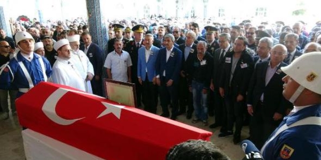 �ehit Uzman �avu� As�m T�rkel topra�a verildi