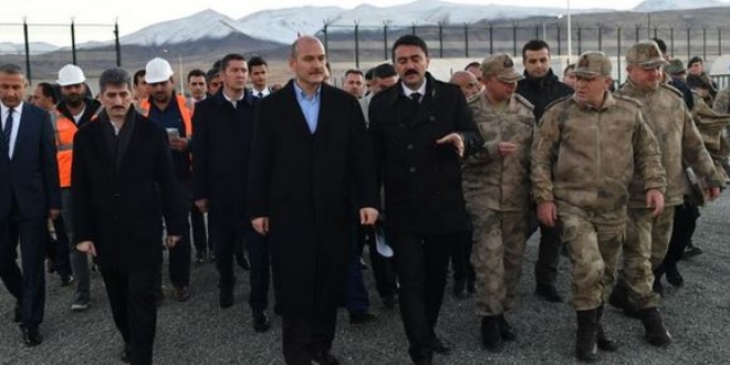 Bakan Soylu, Polis Özel Harekat Kalekolu'nu inceledi
