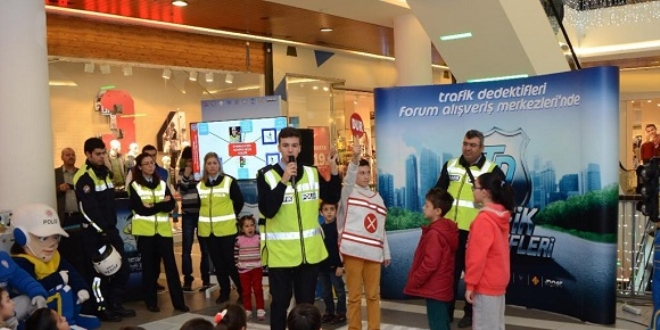 4 milyon �ocuk 'trafik dedektifi' oldu