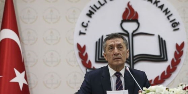 Bakan Sel�uk'tan Cumhuriyet Bayram� mesaj�