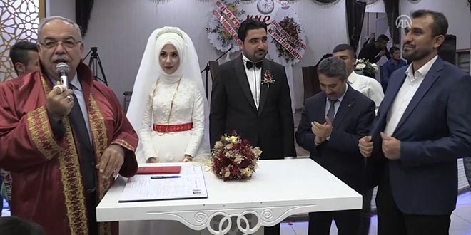 Nikah memurunun nikahını belediye başkanı kıydı