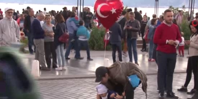 Antalya'da Cumhuriyet coşkusu meydanlara sığmadı