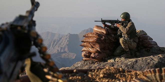 Hakkari'de 2 terörist, hava harekatı sonucu etkisiz hale getirildi