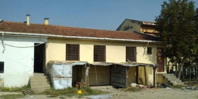 Hırsızlar trafo merkezini talan etti