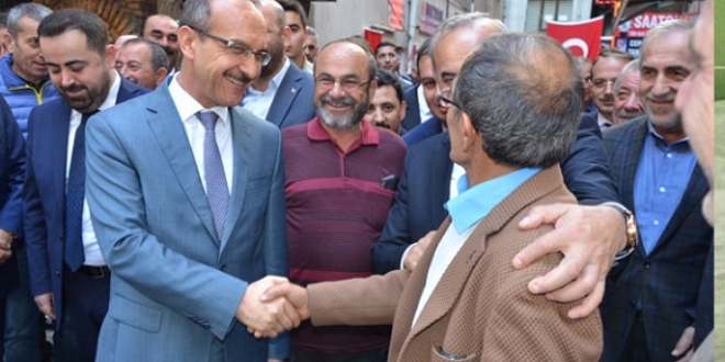 Hayatında ilk defa vali görünce inanamadı