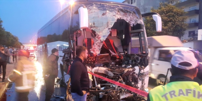 Zonguldak'ta otobüsle tır çarpıştı: 1 ölü, 17 yaralı