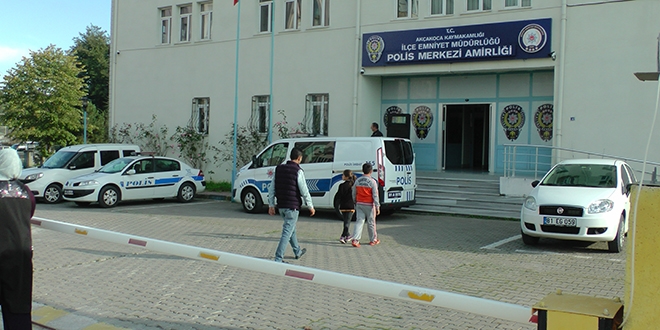 Müstahdemin iki öğrenciye dayak attığı iddiası