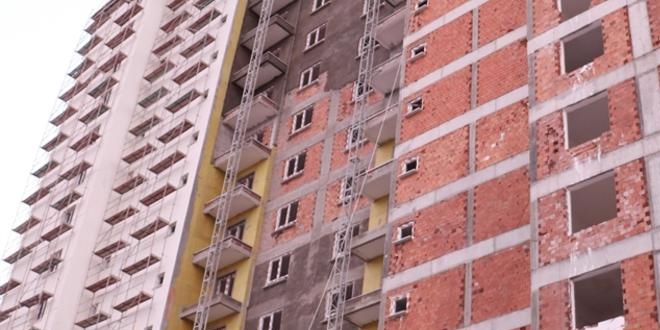 15'inci kattan asans�r bo�lu�una d��en i��i �ld�