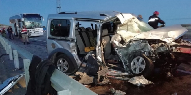 Sivas'ta otobs kazas: 2 l 20 den fazla yaral