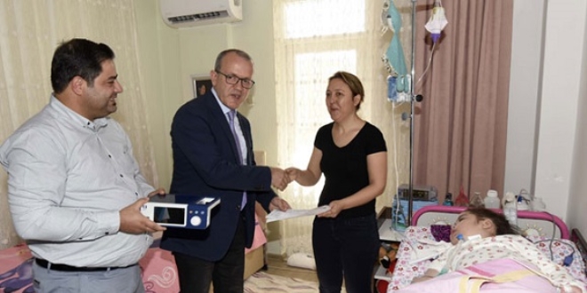 Minik Azra, toplanan yardımlarla hayata tutundu